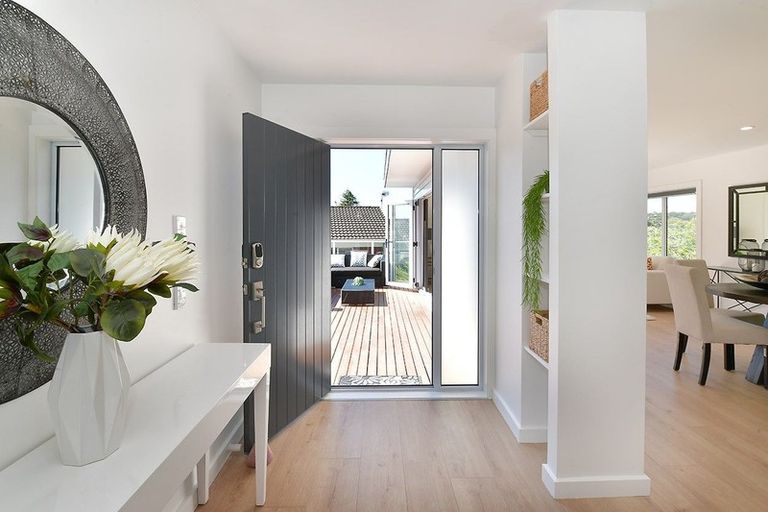 Photo of property in 13 Woodcote Drive, Glenfield, Auckland, 0629