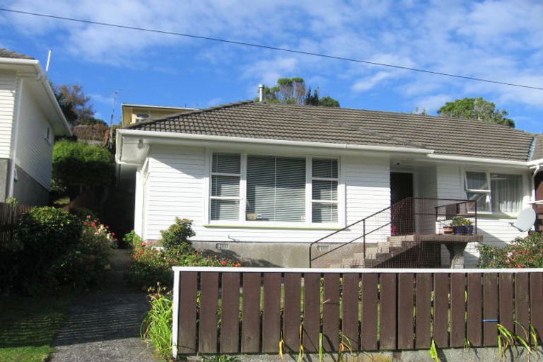 Photo of property in 2 Thurleigh Grove, Karori, Wellington, 6012