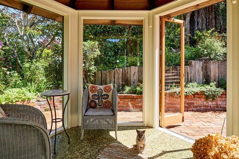 Photo of property in 8 Westhill Road, Point Howard, Lower Hutt, 5013