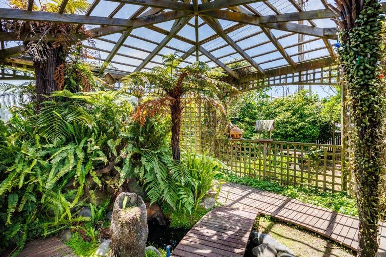 Photo of property in 1941 Parewanui Road, Parewanui, Bulls, 4894