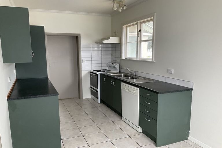 Photo of property in 49 Sladden Street, Naenae, Lower Hutt, 5011
