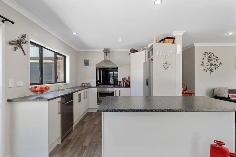 Photo of property in 15 Allendale Place, Morrinsville, 3300