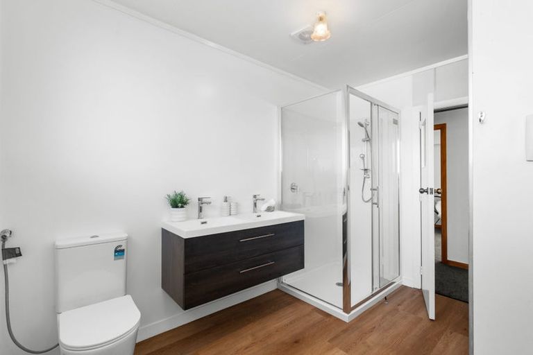 Photo of property in 2 Moorpark Place, Ilam, Christchurch, 8041