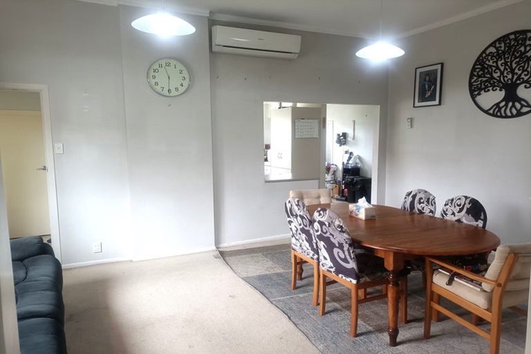 Photo of property in 49 View Road, Henderson, Auckland, 0612