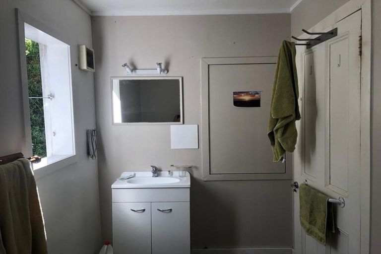 Photo of property in 2/44 Ribble Street, Island Bay, Wellington, 6023