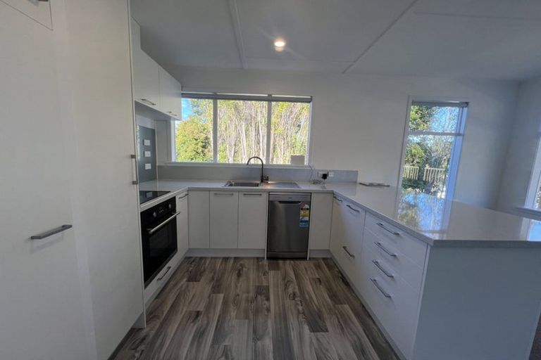 Photo of property in 71 Vipond Road, Stanmore Bay, Whangaparaoa, 0932