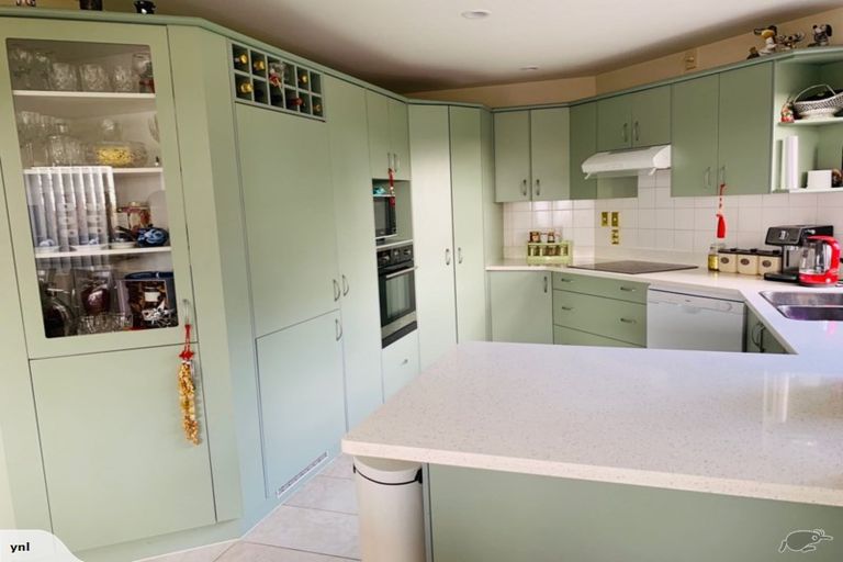 Photo of property in 14 Oakpark Place, West Harbour, Auckland, 0618