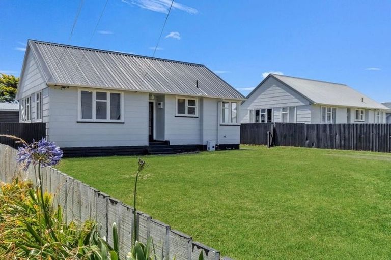 Photo of property in 33 Matipo Street, Castlecliff, Whanganui, 4501