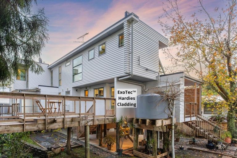 Photo of property in 21a Lyons Avenue, Murrays Bay, Auckland, 0630