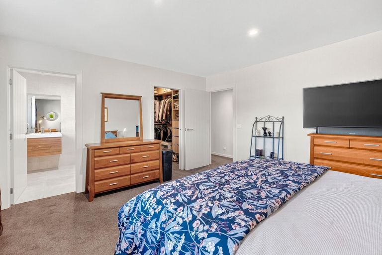 Photo of property in 23 Kereru Crescent, Wanaka, 9305