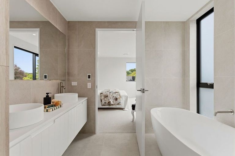 Photo of property in 38 Straven Road, Riccarton, Christchurch, 8011