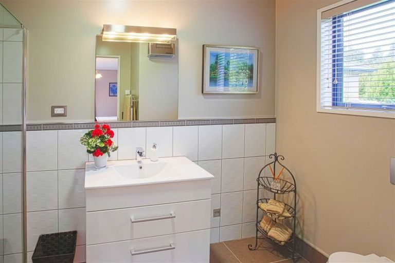 Photo of property in 41 Arcadia Place, Seaward Bush, Invercargill, 9812