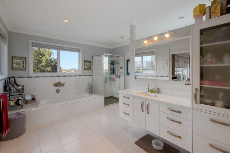 Photo of property in 25 Contour Avenue, Pyes Pa, Tauranga, 3112