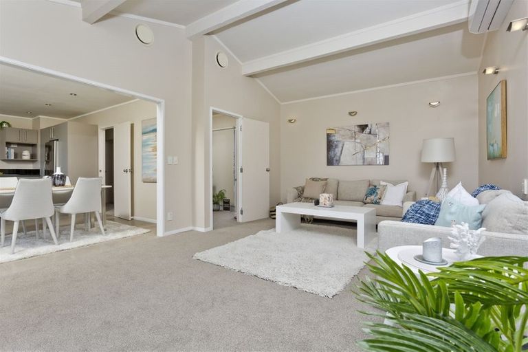 Photo of property in 1/134 Arran Road, Browns Bay, Auckland, 0630