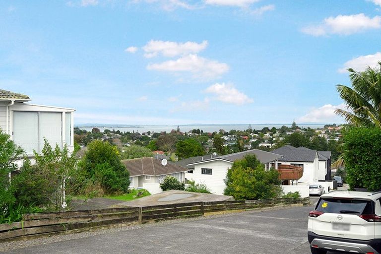 Photo of property in 124a Golf Road, New Lynn, Auckland, 0600