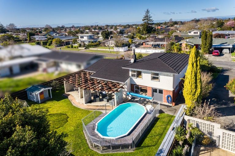 Photo of property in 9 Upham Crescent, Taradale, Napier, 4112
