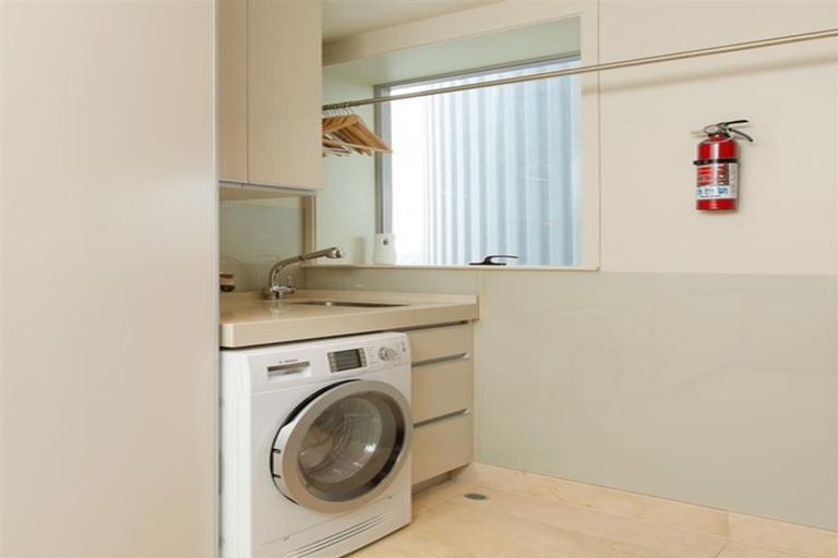 Photo of property in Shangri La Apartments, 5/97 Jervois Road, Herne Bay, Auckland, 1011