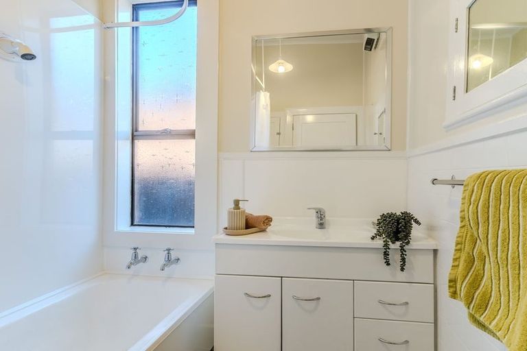 Photo of property in 362 Bay View Road, Saint Clair, Dunedin, 9012