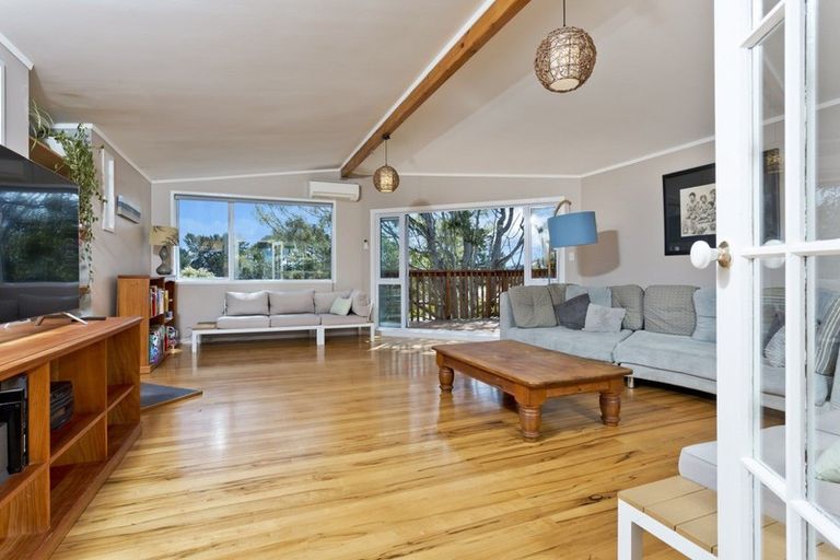 Photo of property in 20 Deep Creek Road, Torbay, Auckland, 0630