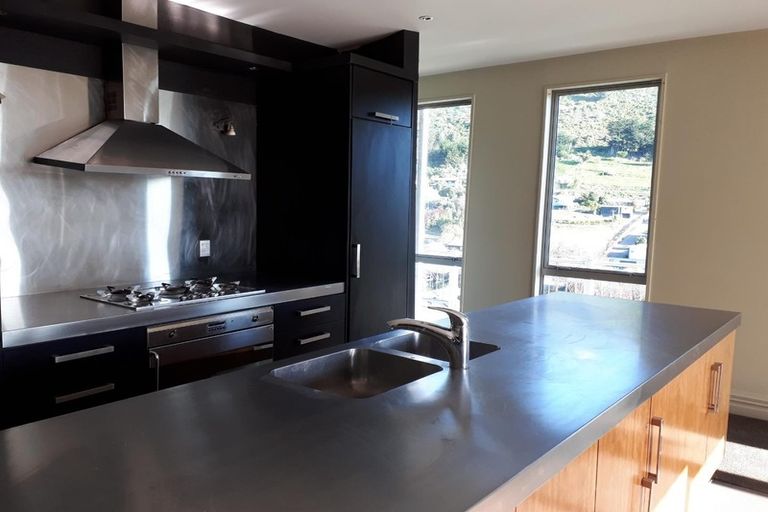 Photo of property in 4 Rockcrest Lane, Cashmere, Christchurch, 8022