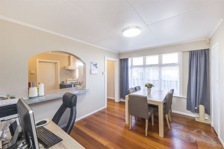 Photo of property in 17 Carthew Street, Feilding, 4702