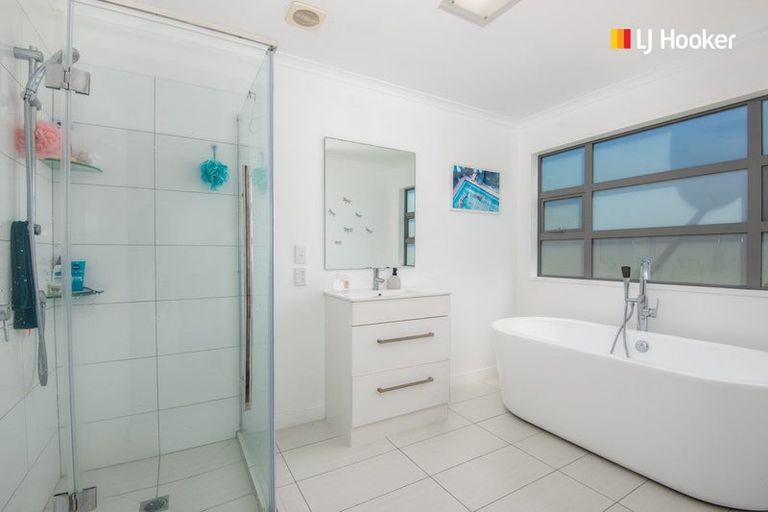 Photo of property in 4b Clayton Street, Saint Clair, Dunedin, 9012