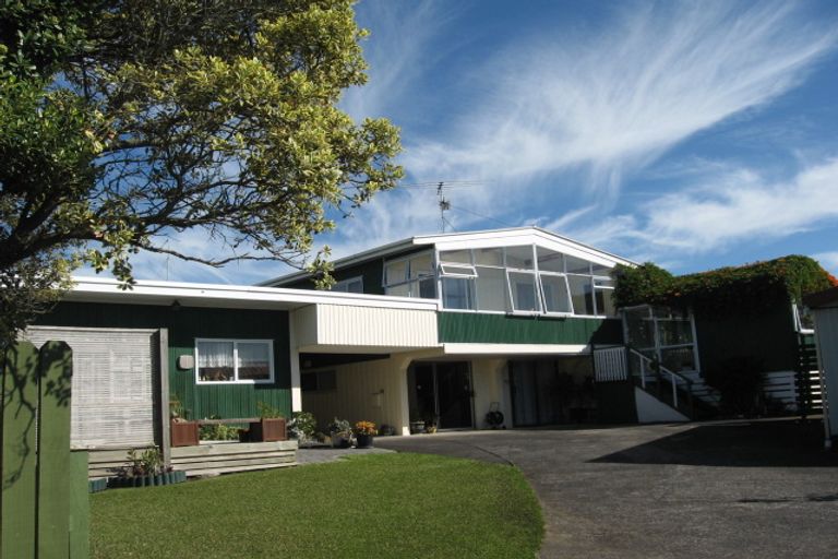 Photo of property in 30 La Trobe Street, Pakuranga Heights, Auckland, 2010