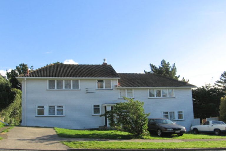 Photo of property in 48-50 Sievers Grove, Cannons Creek, Porirua, 5024