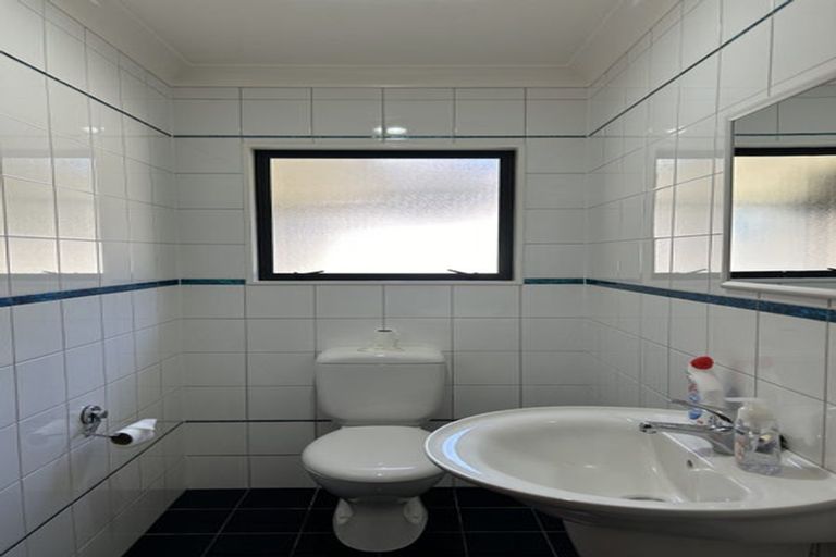 Photo of property in 12 Waterhouse Drive, Brooklyn, Wellington, 6021