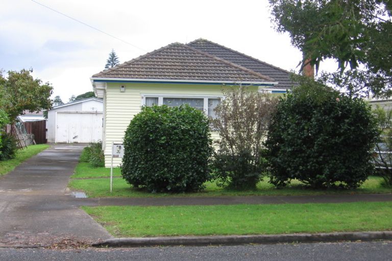 Photo of property in 28 Freyberg Avenue, Papatoetoe, Auckland, 2104