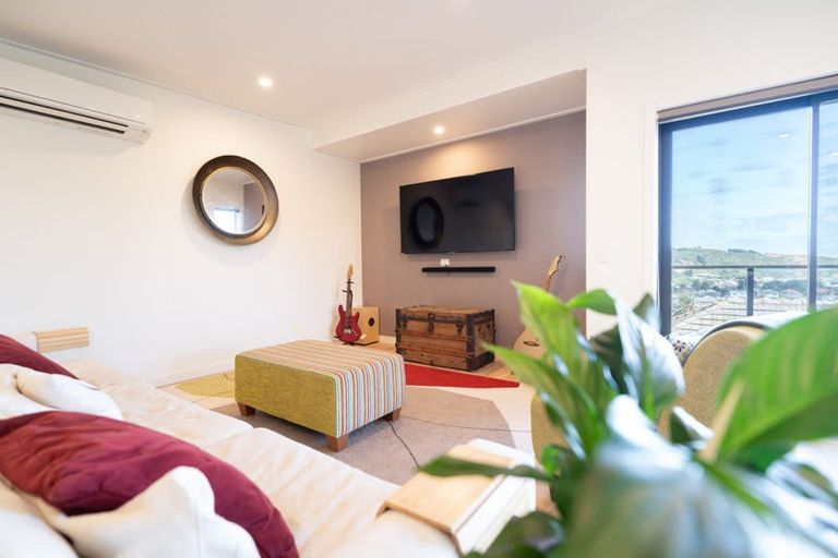 Photo of property in 2a Mapplebeck Street, Titahi Bay, Porirua, 5022