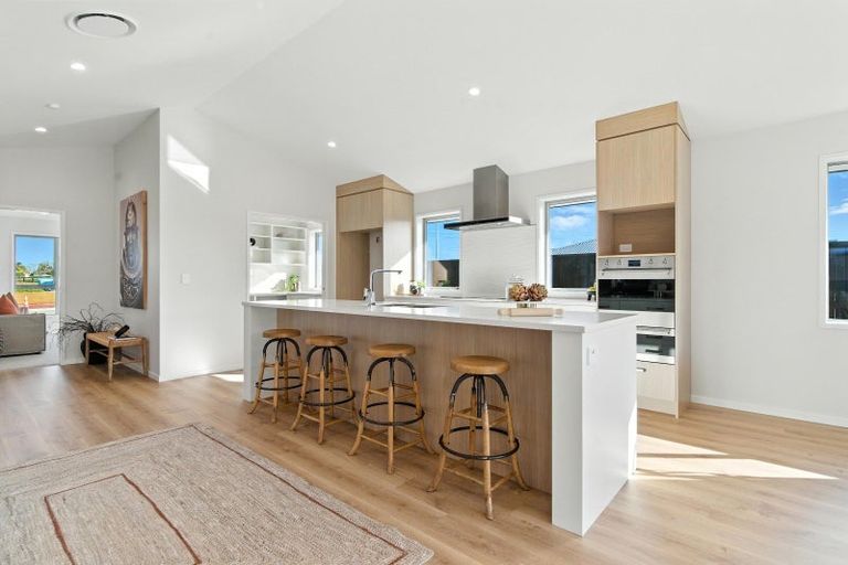 Photo of property in 9 Silverwood Lane, Leamington, Cambridge, 3495