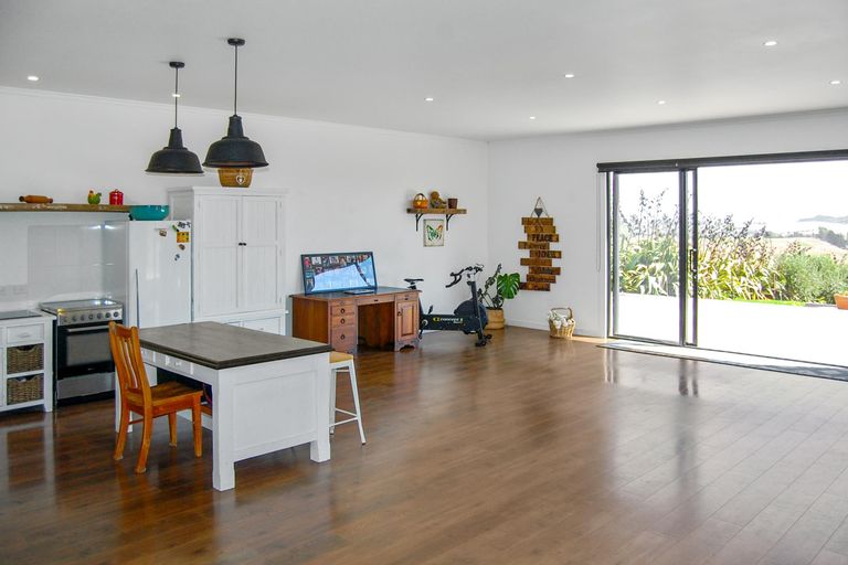 Photo of property in 1470 Oneriri Road, Kaiwaka, 0573