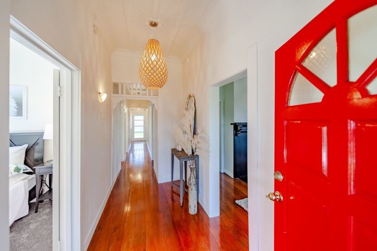 Photo of property in 1001 Caroline Road, Mayfair, Hastings, 4122