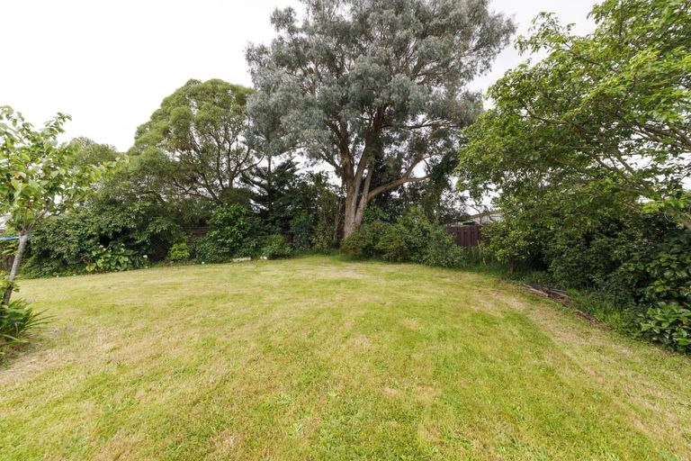 Photo of property in 12 Suzanne Grove, Kelvin Grove, Palmerston North, 4414
