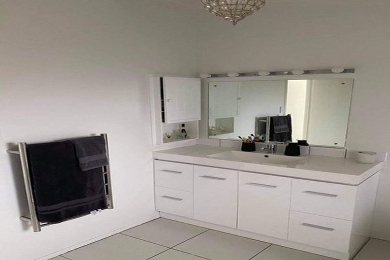 Photo of property in 55b Salisbury Road, Birkdale, Auckland, 0626