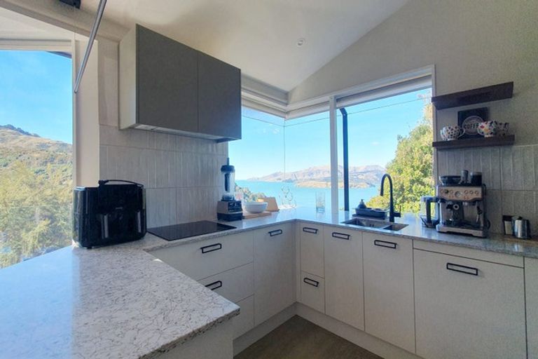 Photo of property in 8 The Terrace, Governors Bay, Lyttelton, 8971