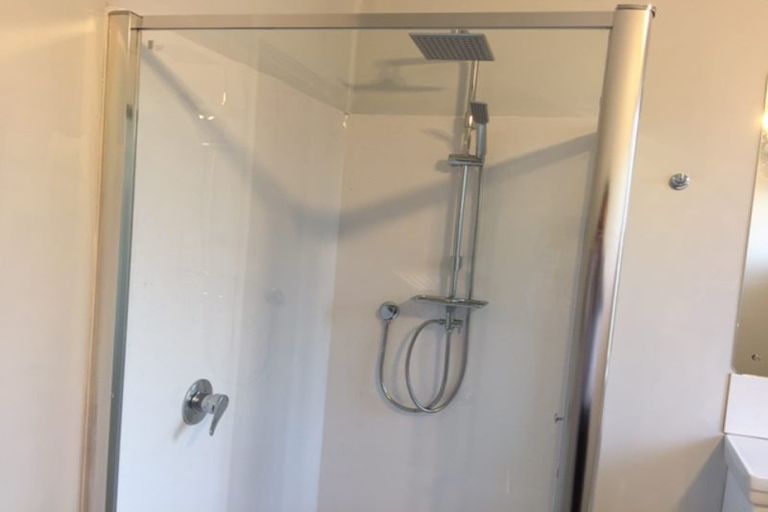 Photo of property in 2/4046 Great North Road, Glen Eden, Auckland, 0602