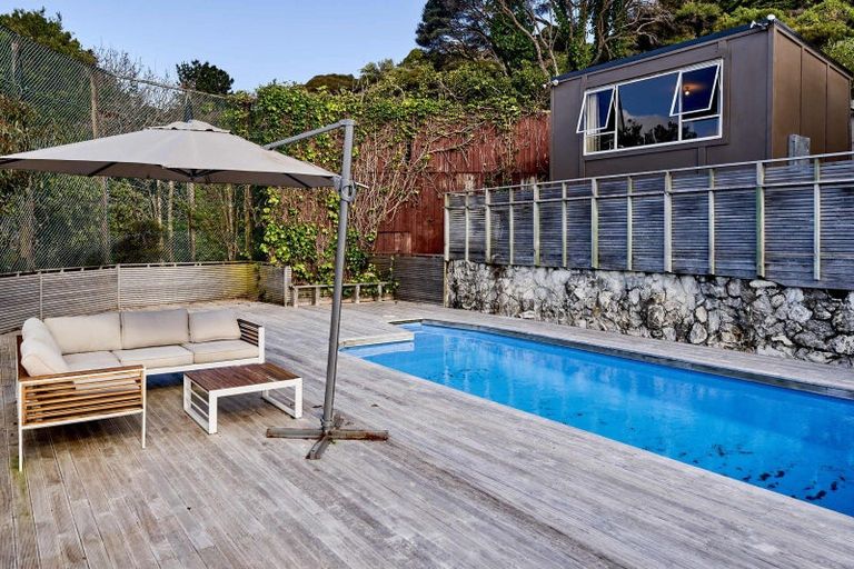 Photo of property in 190 Paremata Road, Paremata, Porirua, 5024