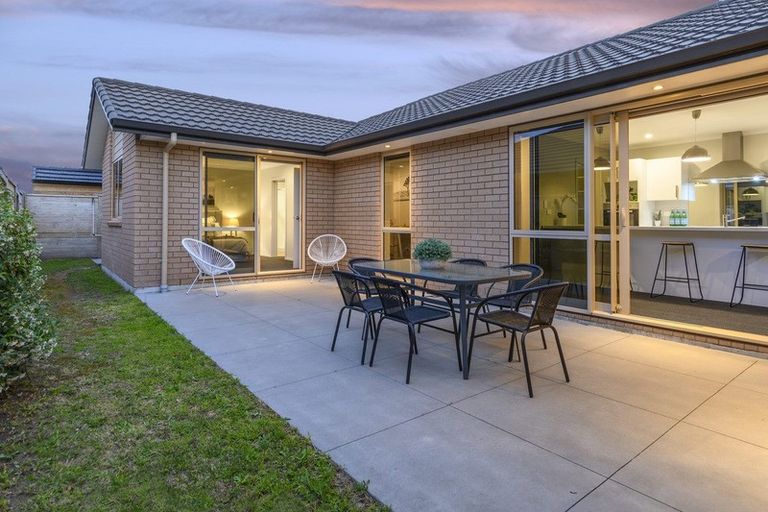 Photo of property in 18 Harding Drive, Papamoa Beach, Papamoa, 3118