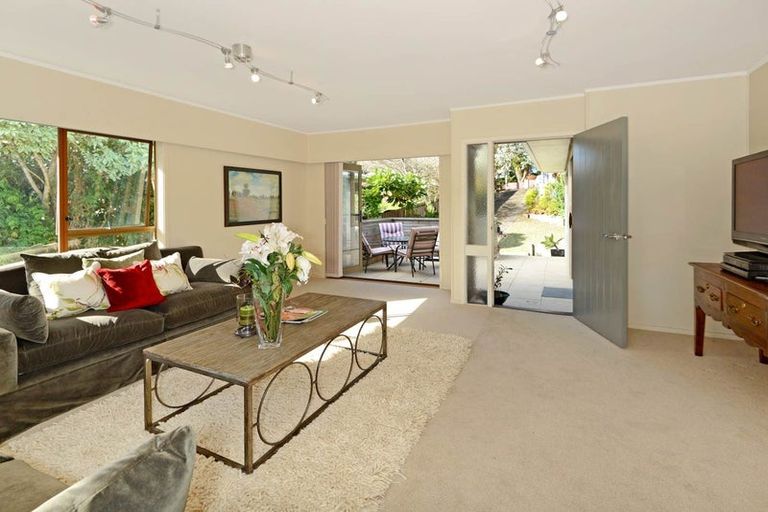 Photo of property in 16 Lake Road, Northcote, Auckland, 0627