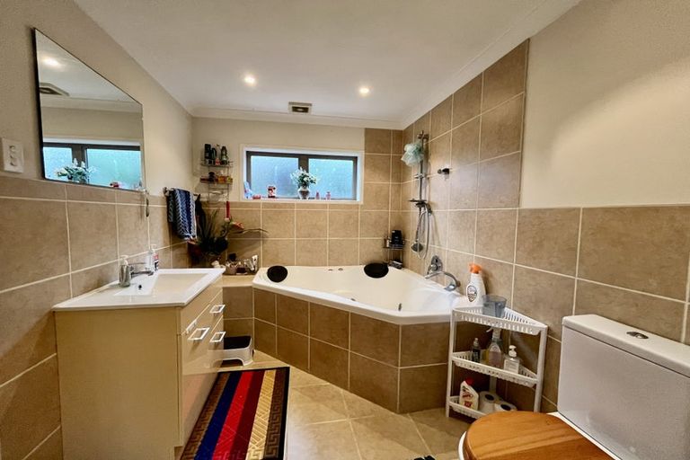 Photo of property in 73 Angelo Avenue, Howick, Auckland, 2014