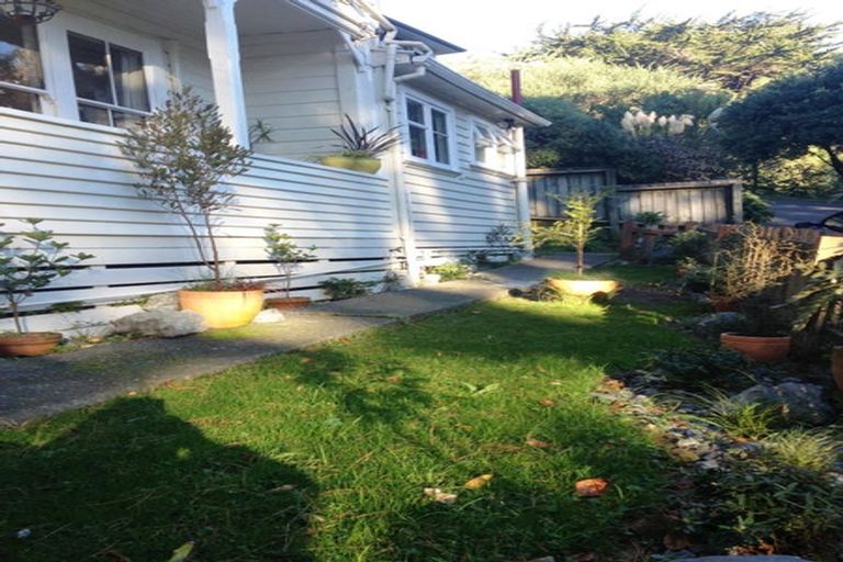 Photo of property in 143 Wadestown Road, Wadestown, Wellington, 6012