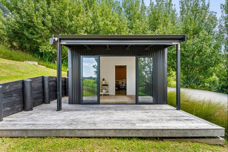 Photo of property in 395a Matakana Valley Road, Matakana, Warkworth, 0985