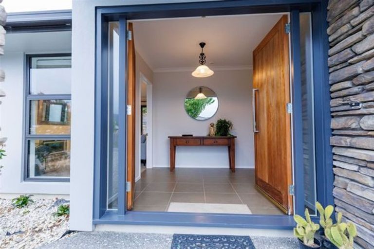 Photo of property in 51 Kilkelly Close, Tawa, Wellington, 5028