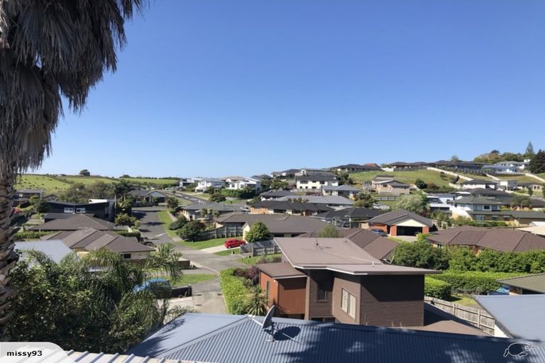 Photo of property in 15 Hawke Place, Pukekohe, 2120