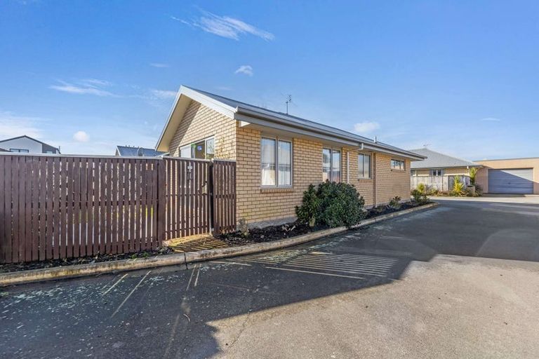 Photo of property in 74l Olliviers Road, Phillipstown, Christchurch, 8011