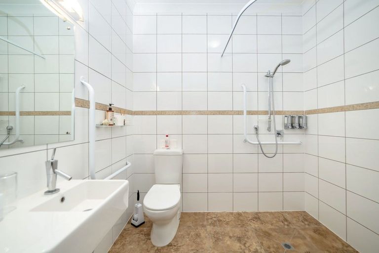 Photo of property in 24 Admiral Road, Gladstone, 5883