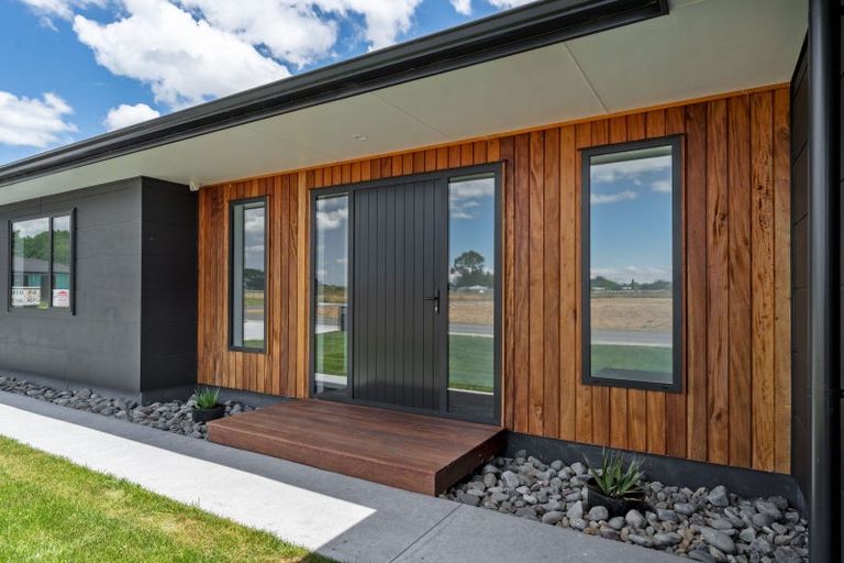 Photo of property in 17 Madison Street, Carterton, 5713