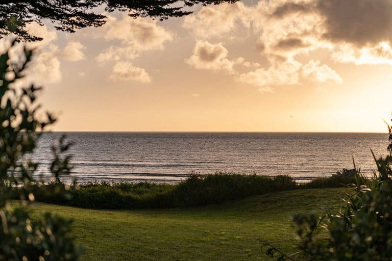 Photo of property in 33 Tainui Street, Raumati Beach, Paraparaumu, 5032